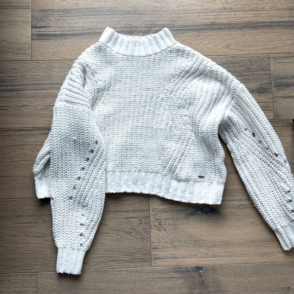 White Hollister Knit Sweater - Picture 1 of 2